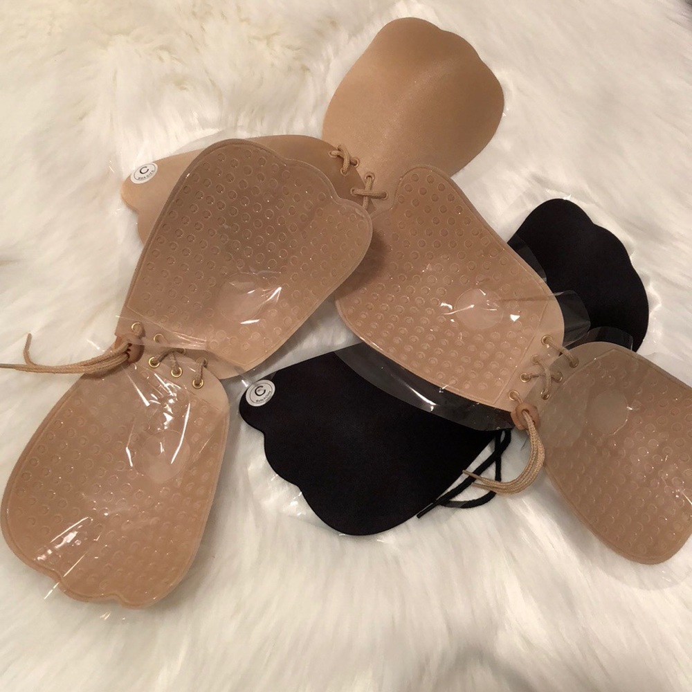 2 NEW strapless stick on bras backless in size C - Picture 2 of 3